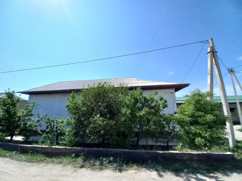 Навоий ховли сотилади