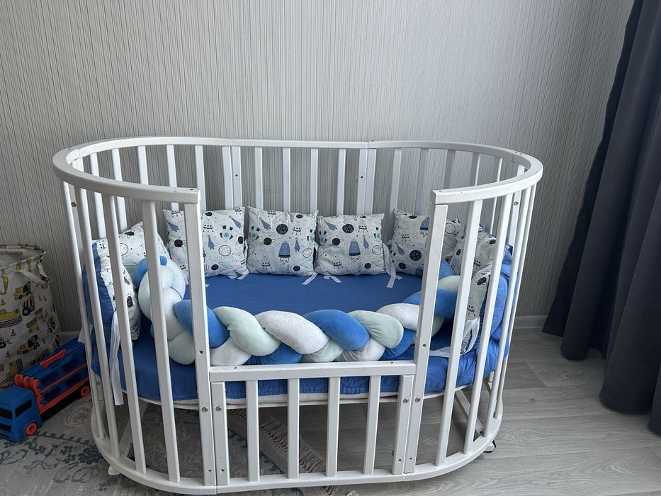 Продам детскую кровать 6 в 1.