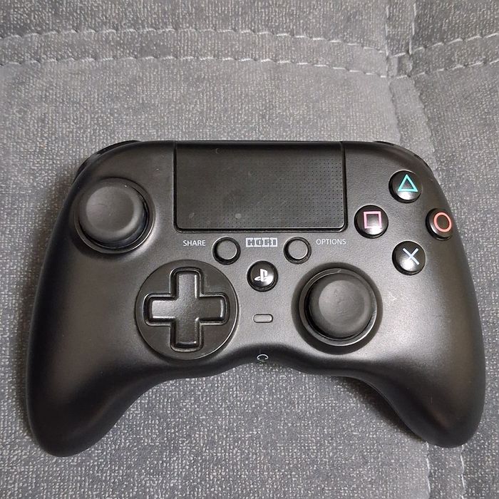 Hori Onyx Plus контроллер для ps4