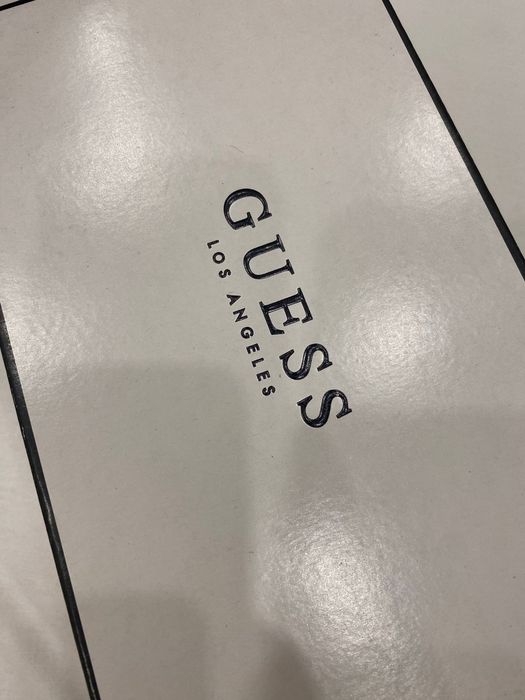 Продам фирменную обувь "Guess"