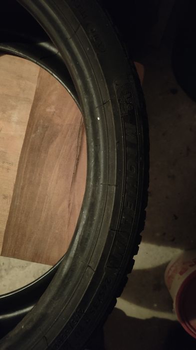 Vând anvelopa Michelin 245/35/20 Iarna