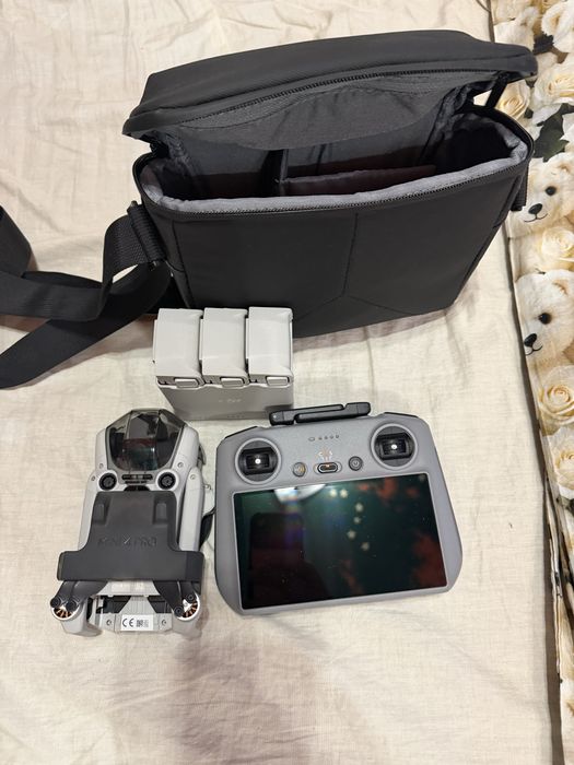 DJI mini 4 pro  combo