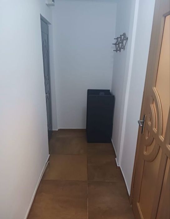 Proprietar,inchiriez apartament cu doua camere,erajul 1!