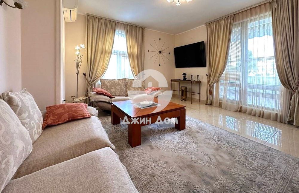 Продава се Тристаен апартамент в Несебър - 149 кв.м за 1939 €/кв.м - Снимка #1