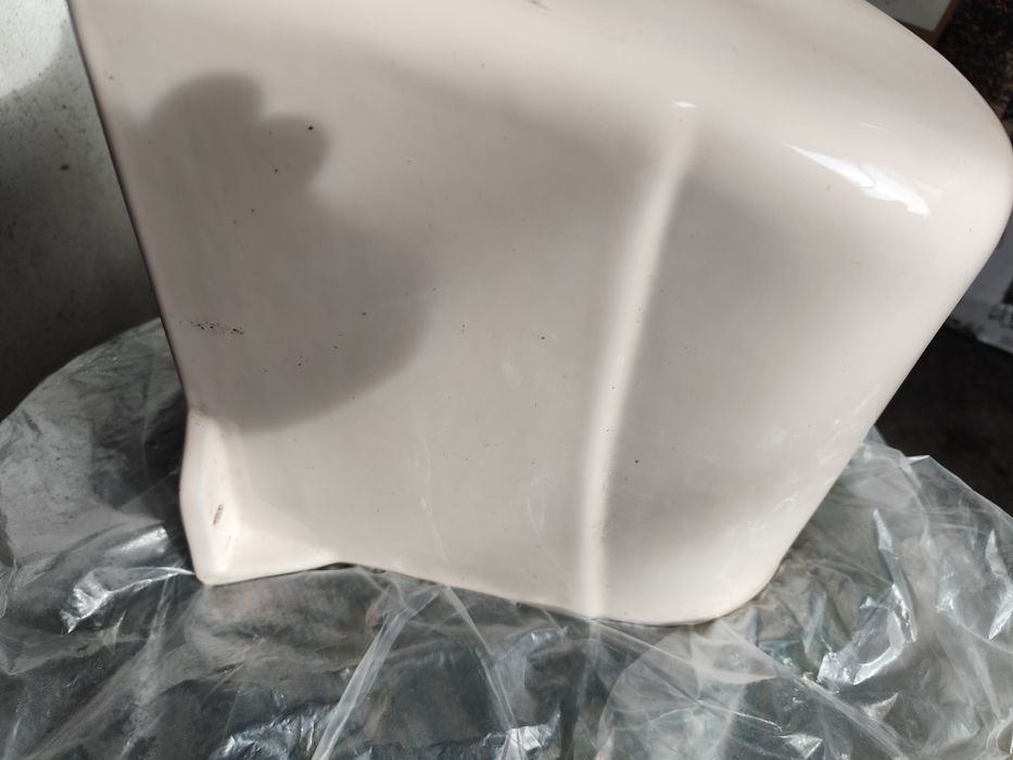 Полу конзола за под мивка  в бледо розов цвят