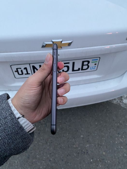 IPhone 11 black 64 gb