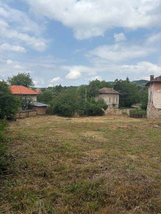 Продавам Къща В с. Горно Церовене