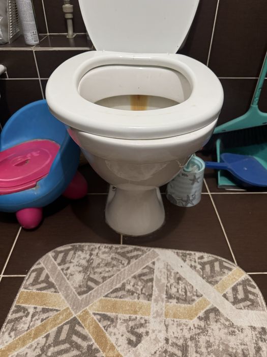 Продается унитаз б/у.