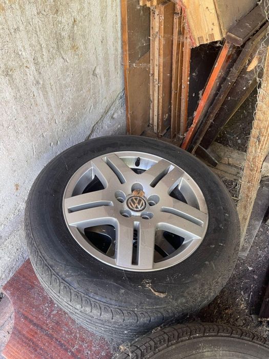 Vând jante golf 4/bora 5x100 r15