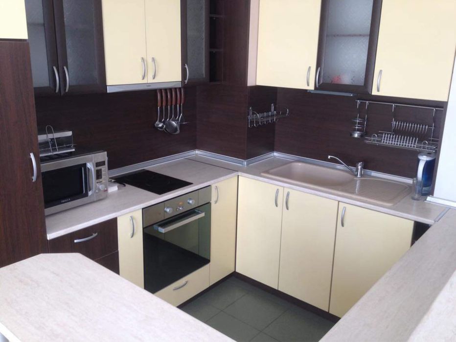 Дава се под наем Двустаен апартамент в Варна, Център - 60 кв.м за 460 € - Снимка #2