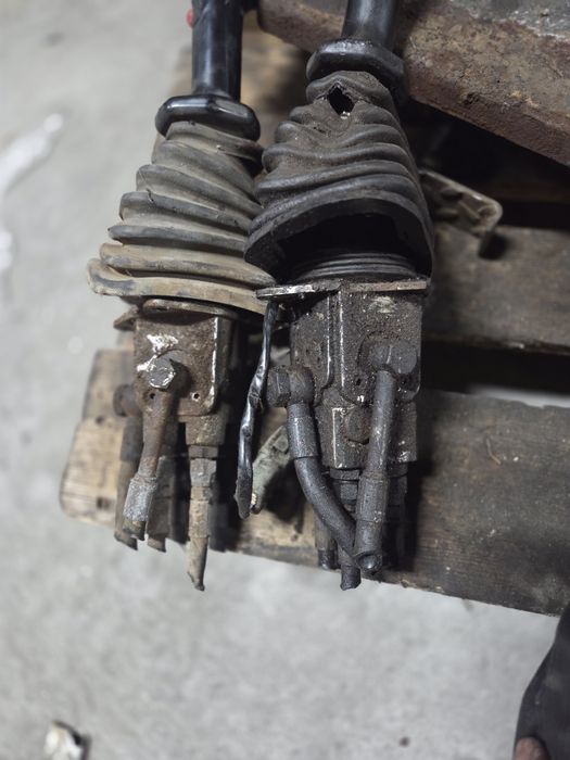 Motor hidraulic  komatsu sk714, sk 714 transmisie  PB-200-11B-7H-8064D