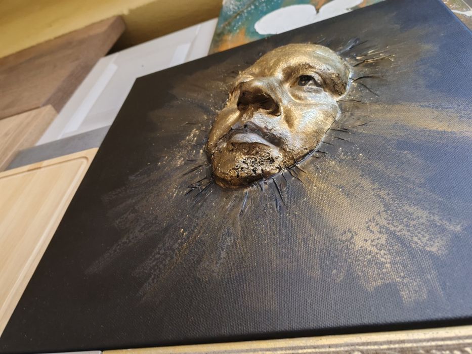 Cadou Personalizat 3D - Sculptură Aurie pe Pânză (700 lei)