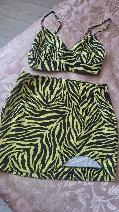 Продам стильный костюм