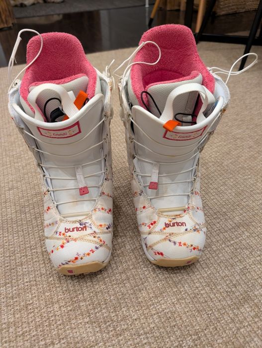 Boots Snowboard Damă Burton Emerald mărimea 38 (24 cm) - Model Floral