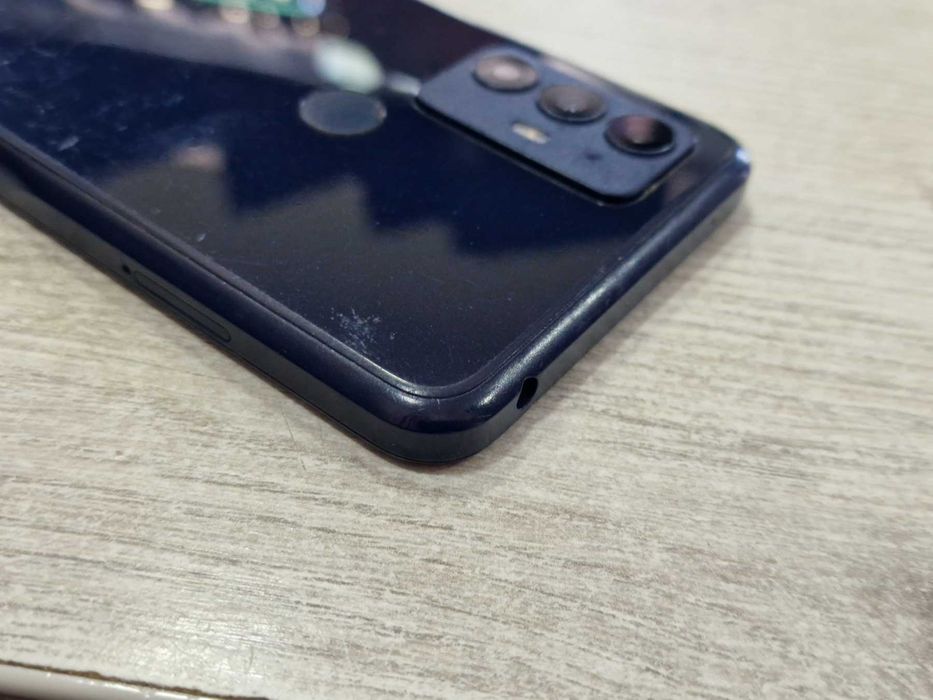 TCL 305 32GB 2GB RAM Dual