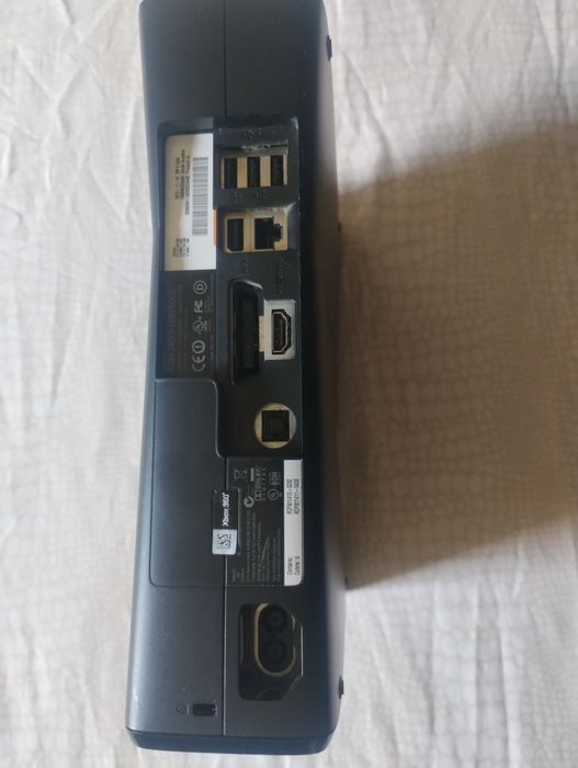 Xbox 360 slim 4gb