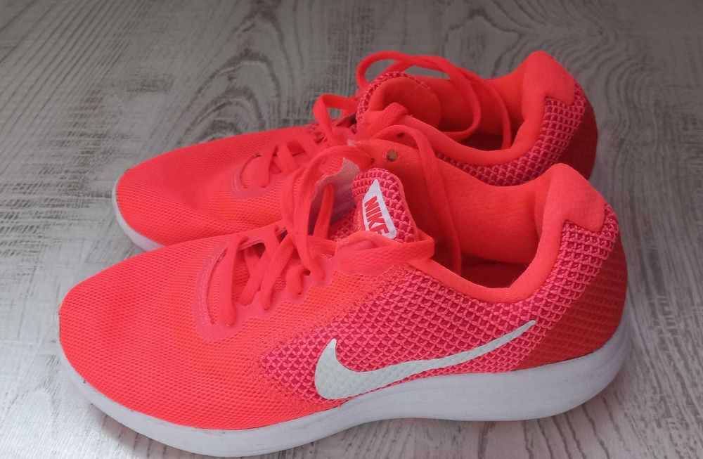 Vand adidasi Nike Revolution 3 mas 37 culoare portocaliu