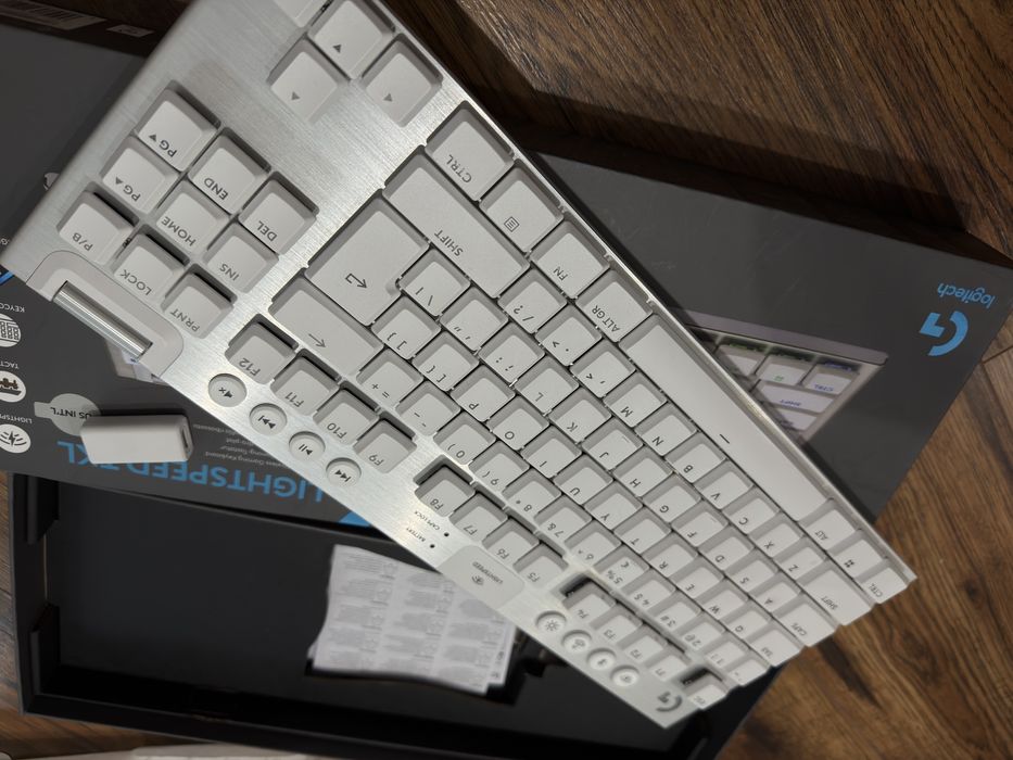 Logitech G915x TKL tacktile white