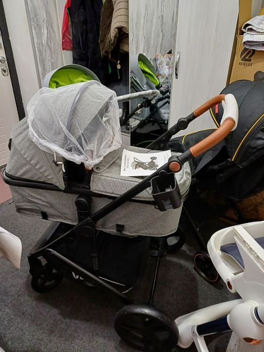 Продаётся фирменный трансформер коляска