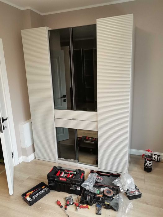 Разглобявяне, пренасяне, сглобяване, изхвърляне на мебели.