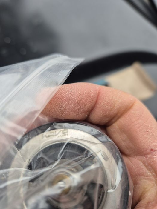 Нов термостат Hyundai Santa fe 1 2.0 crdi