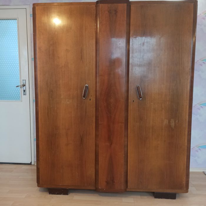 Гардероб орех масивен орехов гардероб