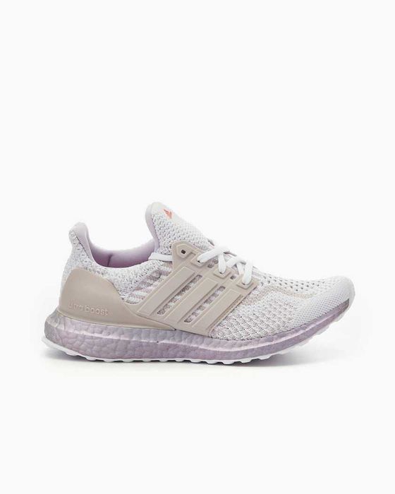 Оригинални дамски маратонки * ADIDAS ULTRABOOST DNA 5.0 * EU40