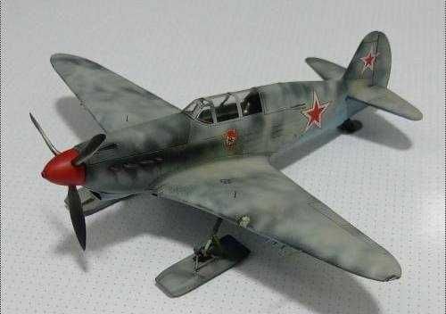 Сборная модель самолета Як-7Б (ICM, 1/48)