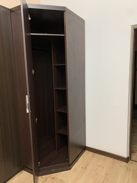 Угловой шкаф для одежды