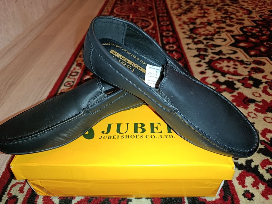 Продам мужские туфли