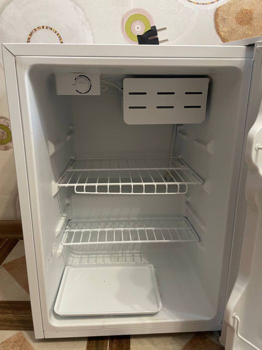 Отдам даром мини холодильник