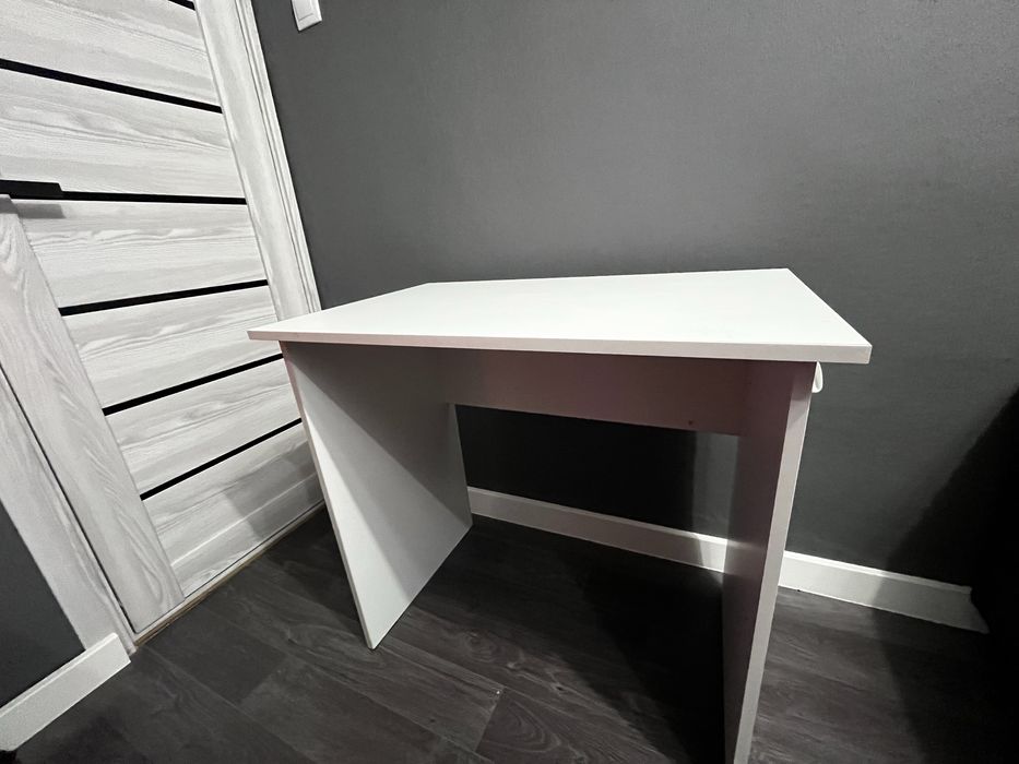 Продам стол 5000тг