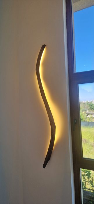 Стенни лампи ръчна изработка
Светилници от естествено дърво с LED осветление 220V.
Топла и приятна светлина, модерен и уютен дизайн.
Подходящи за дом,