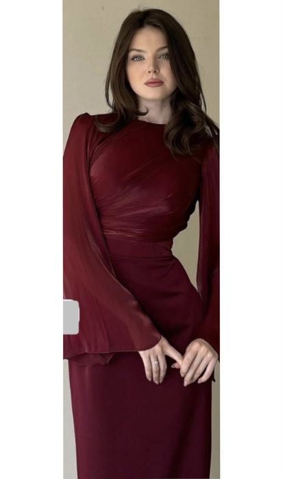 Вечернее бордовое платье