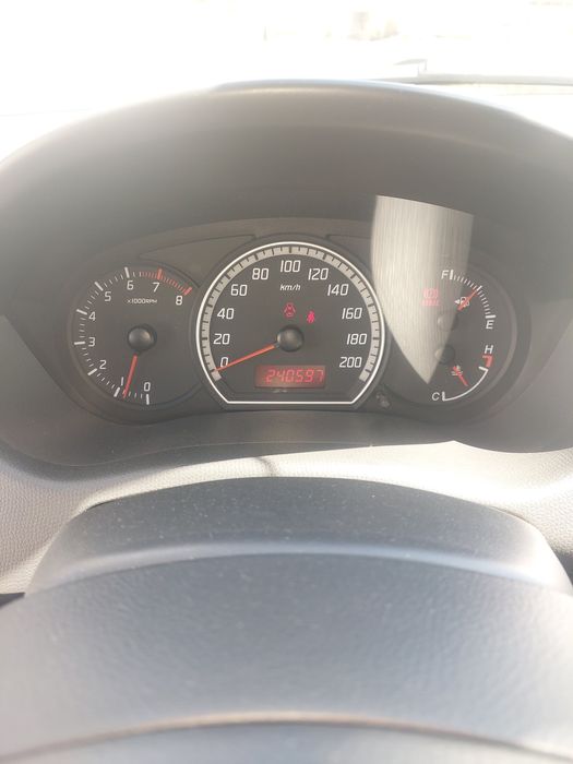 Suzuki swift 1,3 газ-бензин