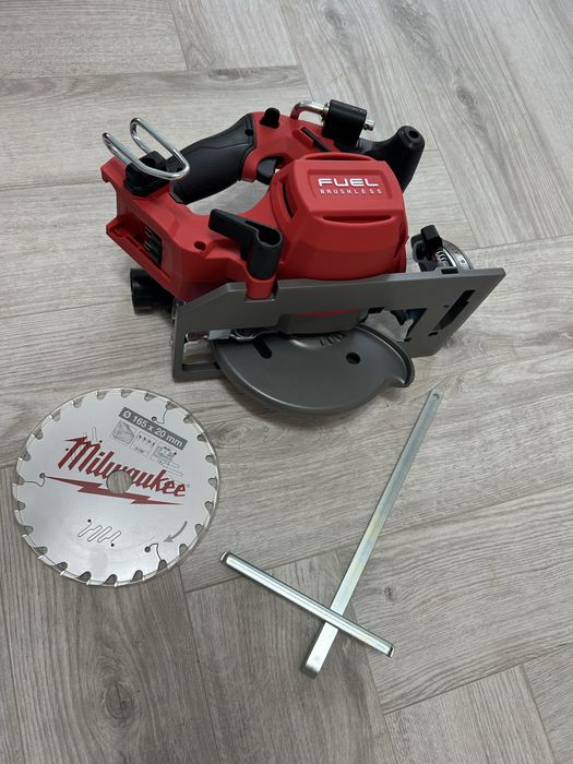 Milwaukee M18 FCS 552 circular