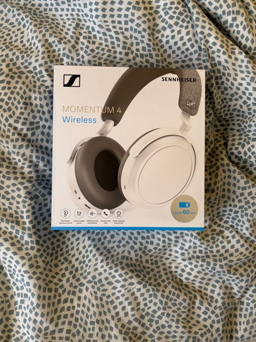 Слушалки Sennheiser MOMENTUM 4 Wireless