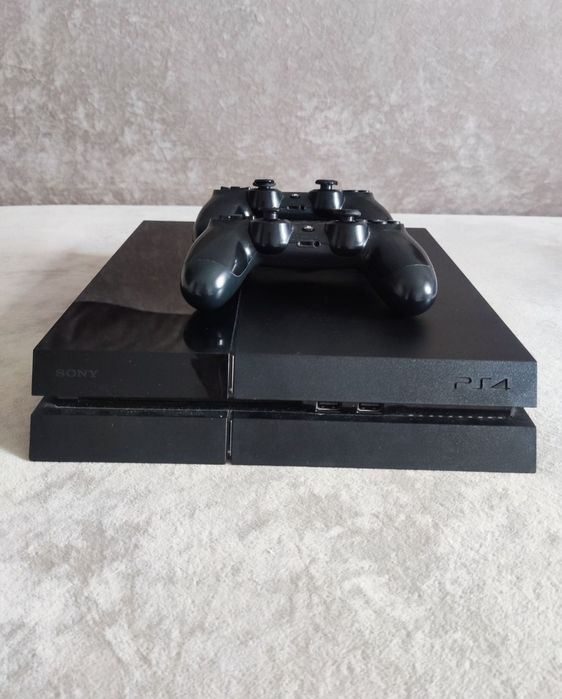 Продам срочно Ps 4