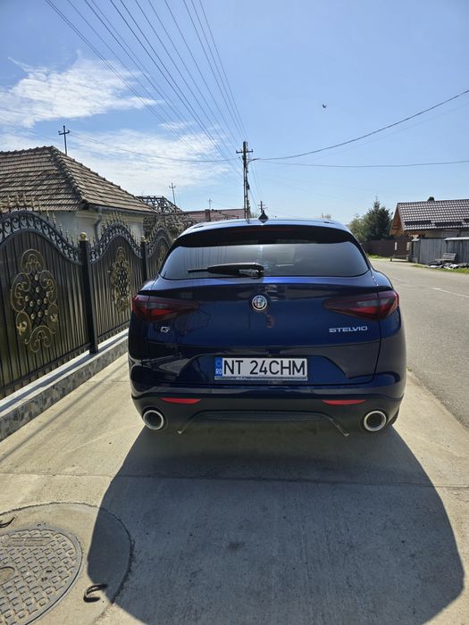 Alfa Romeo Stelvio 2.0 280cp - 1 an garanție