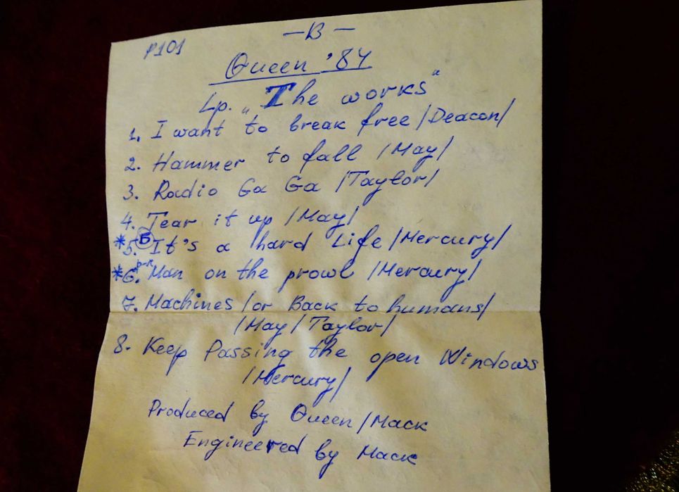 Аудиокасета Sony UCX60 с Queen и Slade.