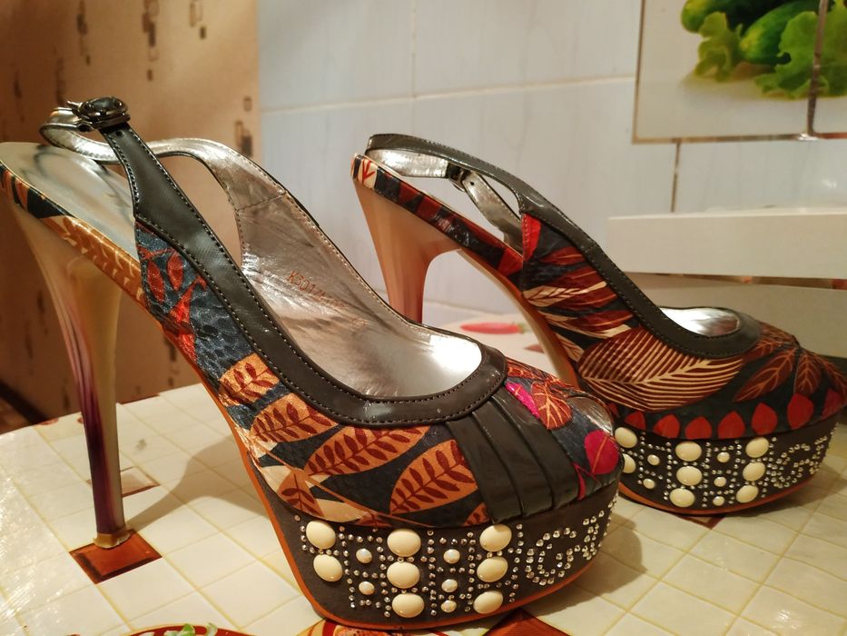 Босоножки на платформе