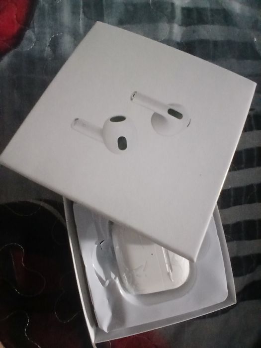 Наушники airpods