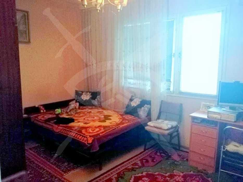 Четиристаен апартамент в квартал Прослав