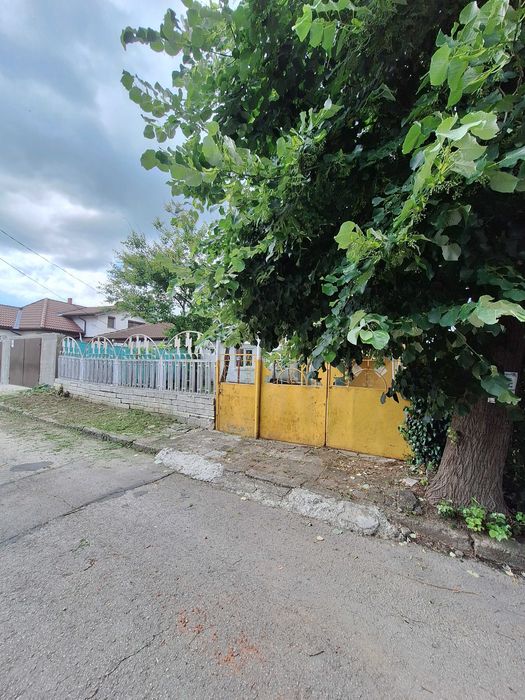Продавам къща, гр. Добрич до Шел