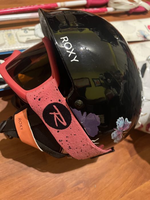 Ски, обувки, щеки, каска и очила