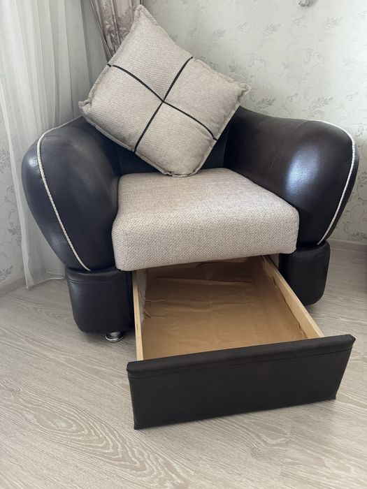 Продается диван, кресло, пуфик