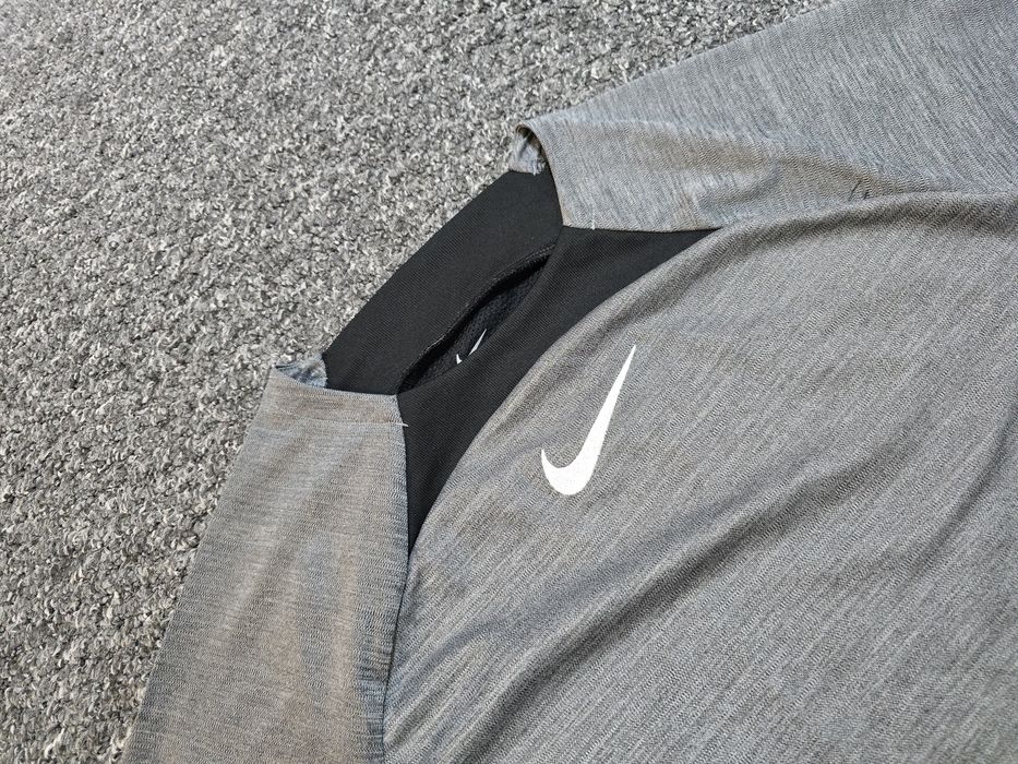 Nike тениска S реален размер с дишащи гръб