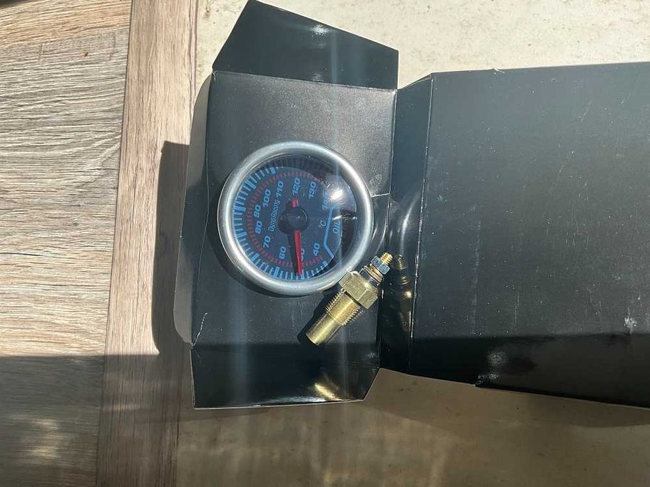 Уред за измерване налягането в турбината, температура ,  Волтметър