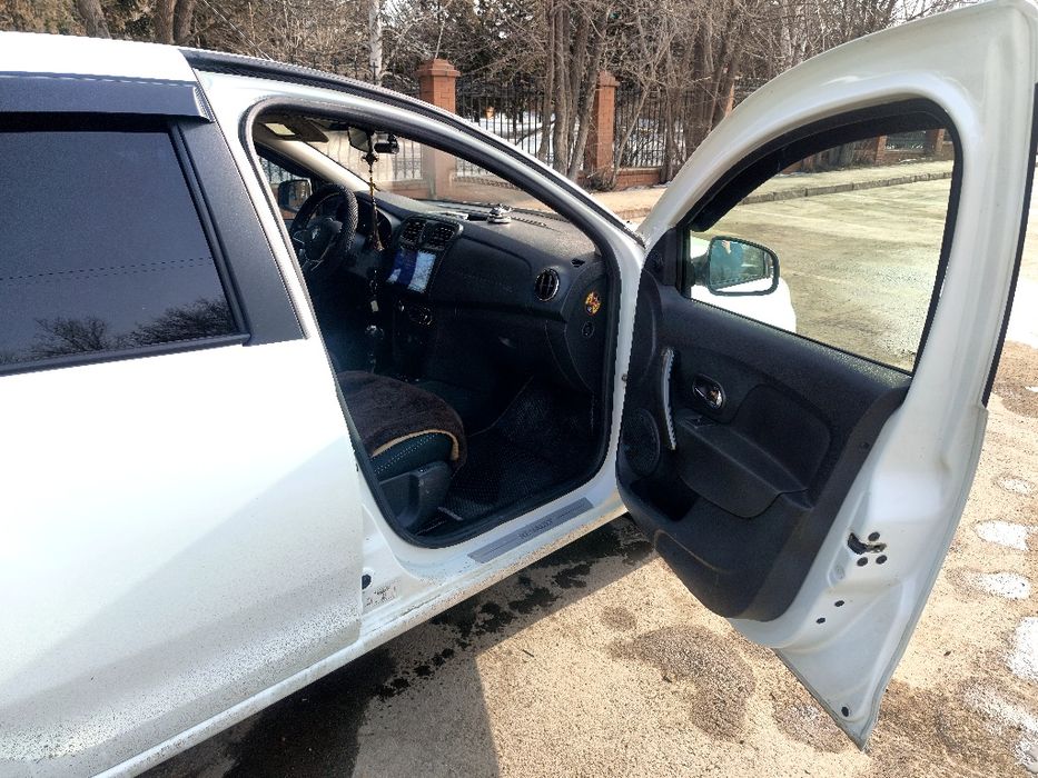 Продам Рено Сандеро 2