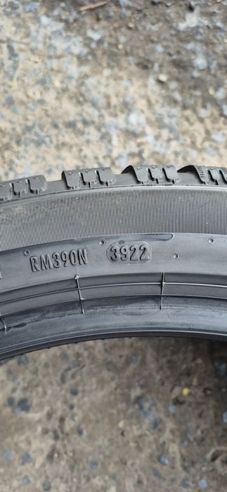 4 anvelope iarna Pirelli,fata 235/45/21,spate 255/40/21,dot 2022.Pretul este pe bucata.